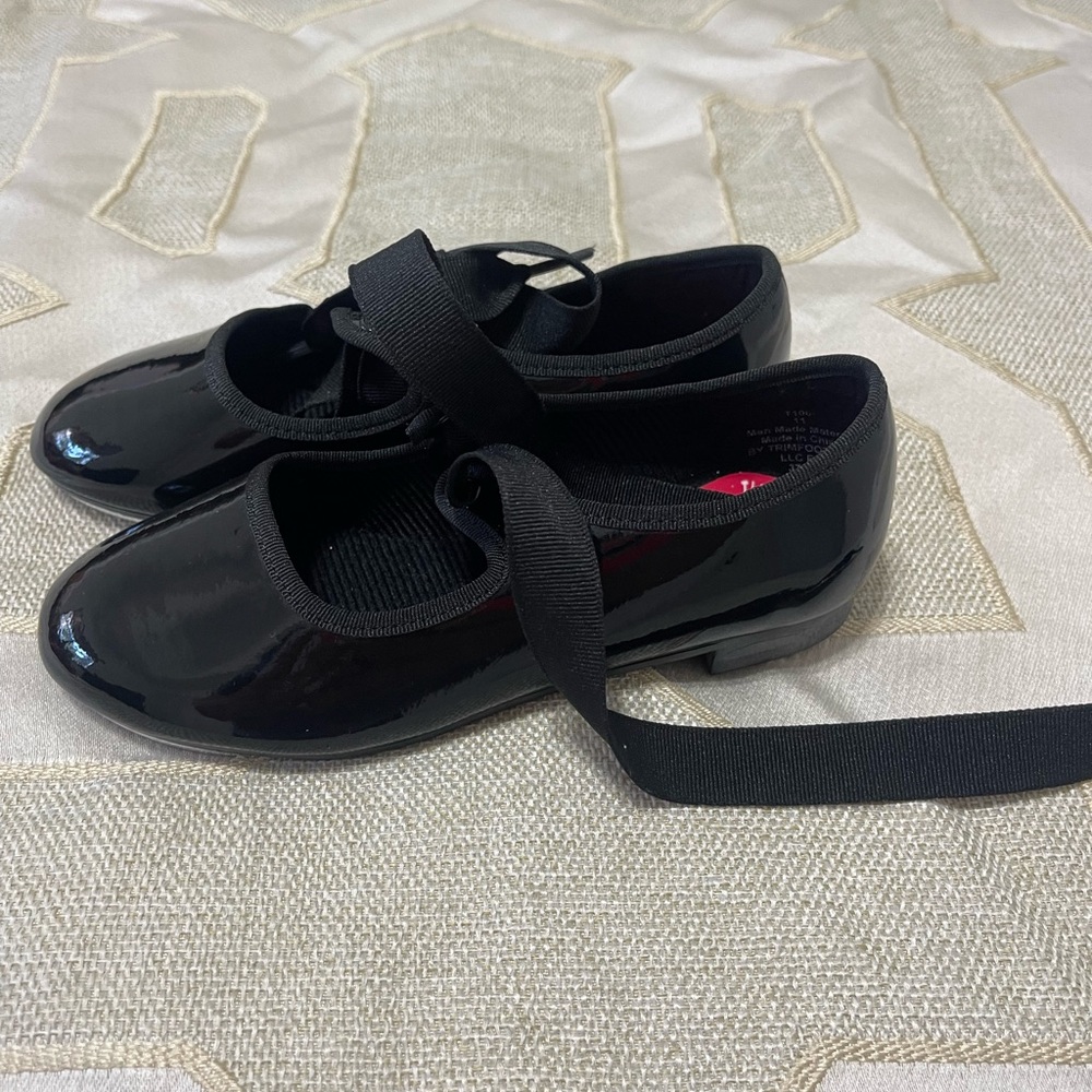 Girl tap shoes